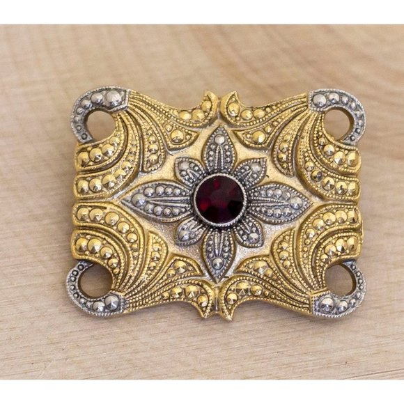 Golden Medieval Vintage Brooch - BC1 - Picture 2 of 3